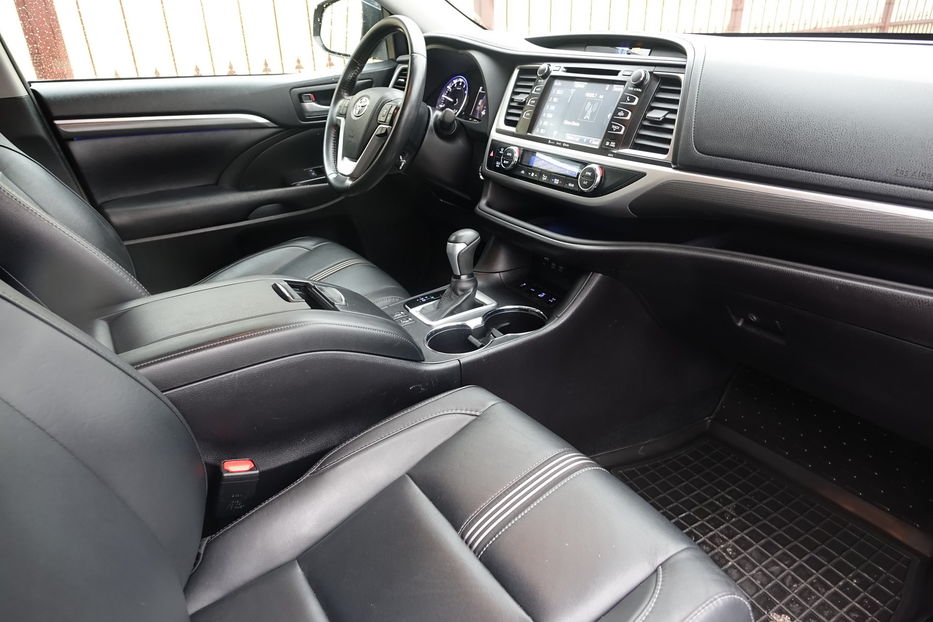 Продам Toyota Highlander MAXIMAL AWD 2019 года в Одессе