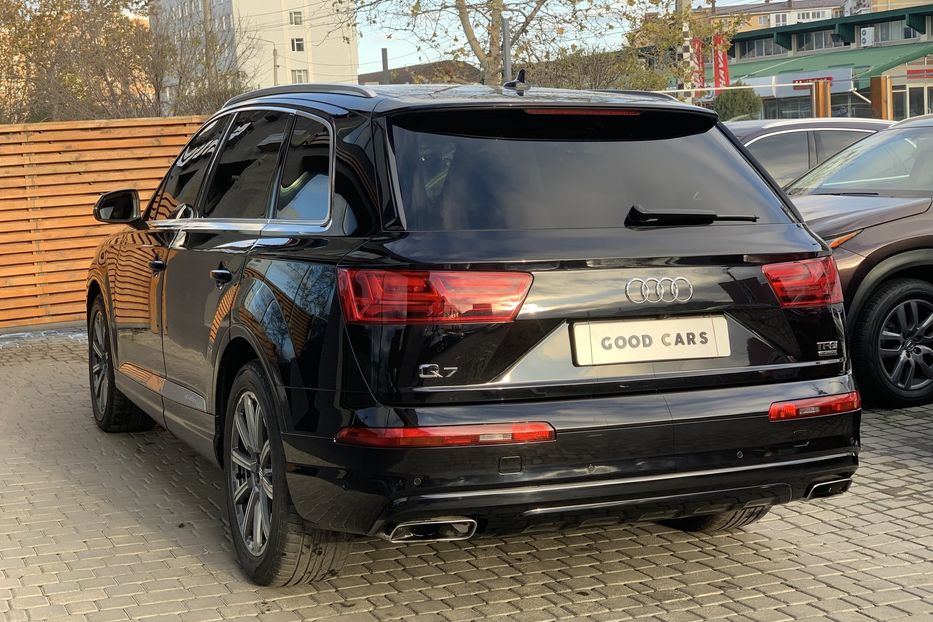 Продам Audi Q7 quattro Official 2016 года в Одессе