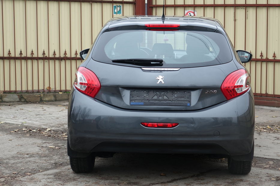 Продам Peugeot 208 2014 года в Одессе