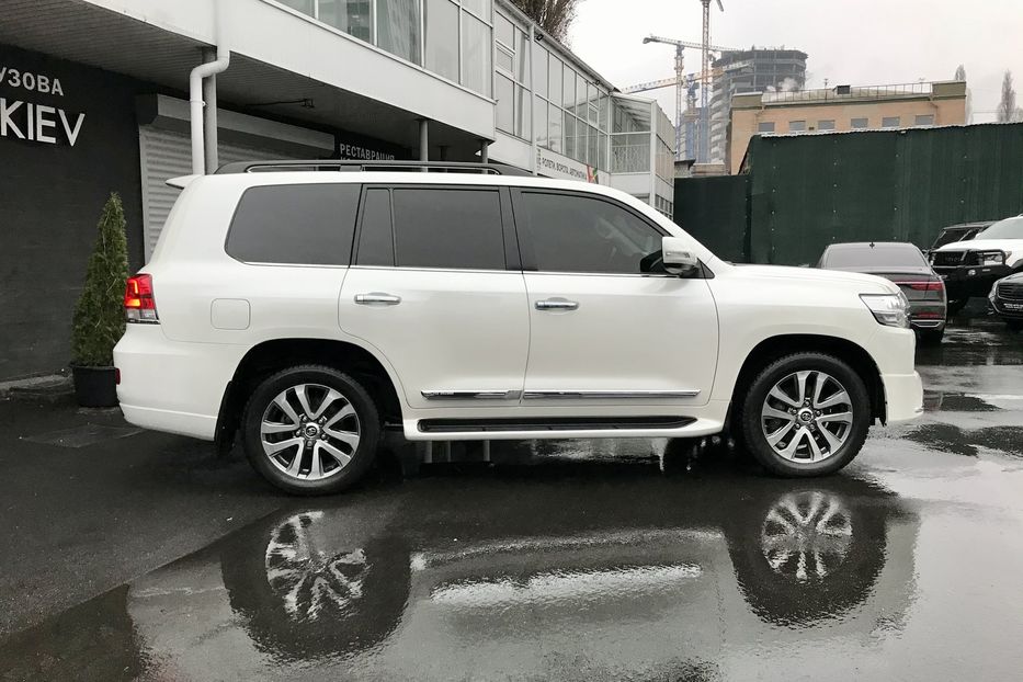 Продам Toyota Land Cruiser 200 PREMIUM 2018 года в Киеве