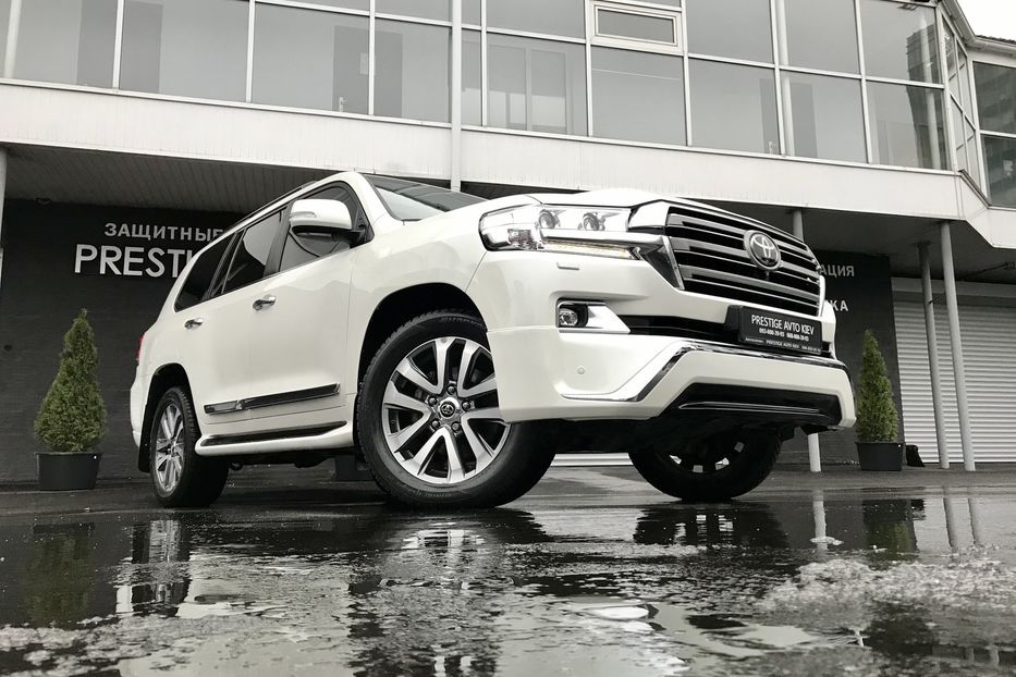 Продам Toyota Land Cruiser 200 PREMIUM 2018 года в Киеве