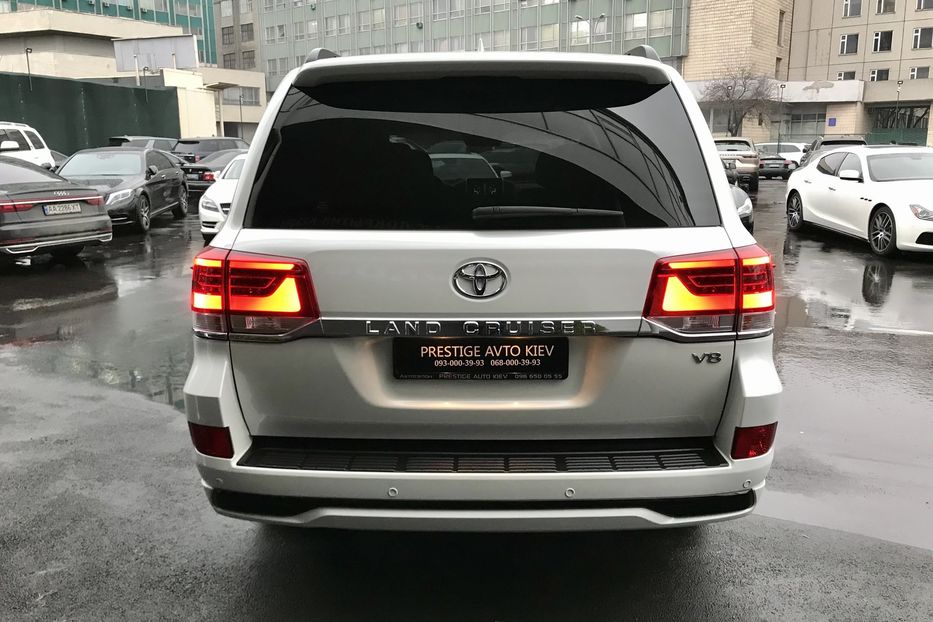 Продам Toyota Land Cruiser 200 PREMIUM 2018 года в Киеве