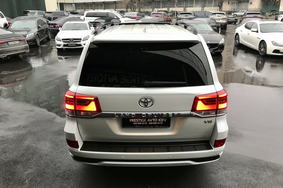 Продам Toyota Land Cruiser 200 PREMIUM 2018 года в Киеве