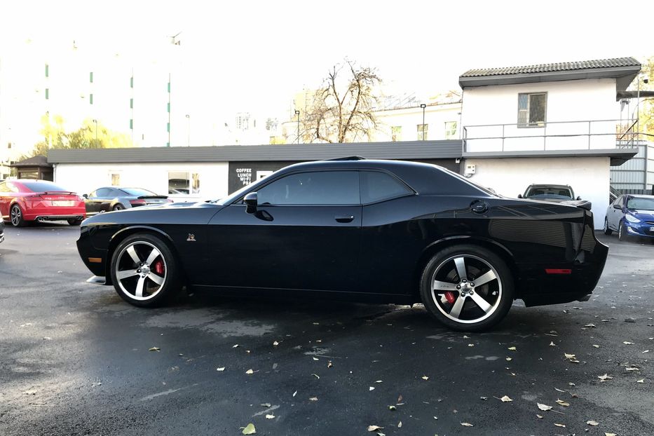 Продам Dodge Challenger SRT8 HEMI 2014 года в Киеве