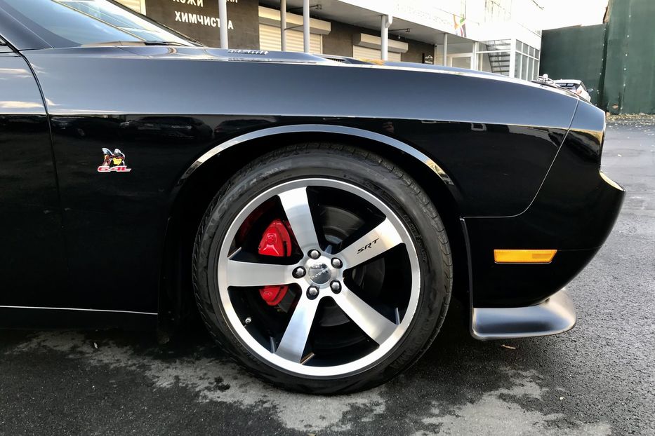 Продам Dodge Challenger SRT8 HEMI 2014 года в Киеве