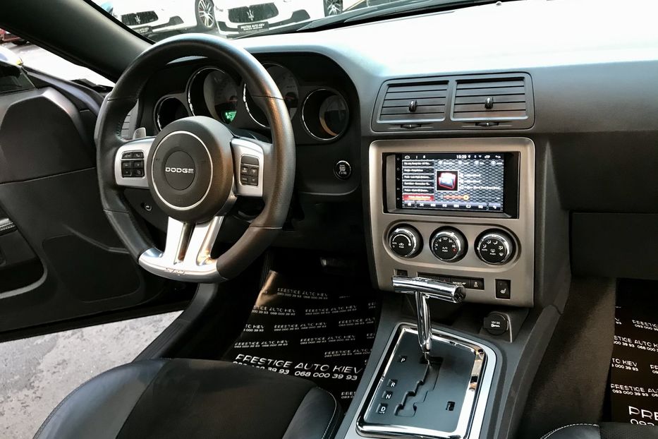 Продам Dodge Challenger SRT8 HEMI 2014 года в Киеве
