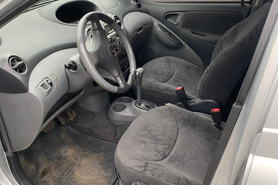 Продам Toyota Yaris 2002 года в Одессе