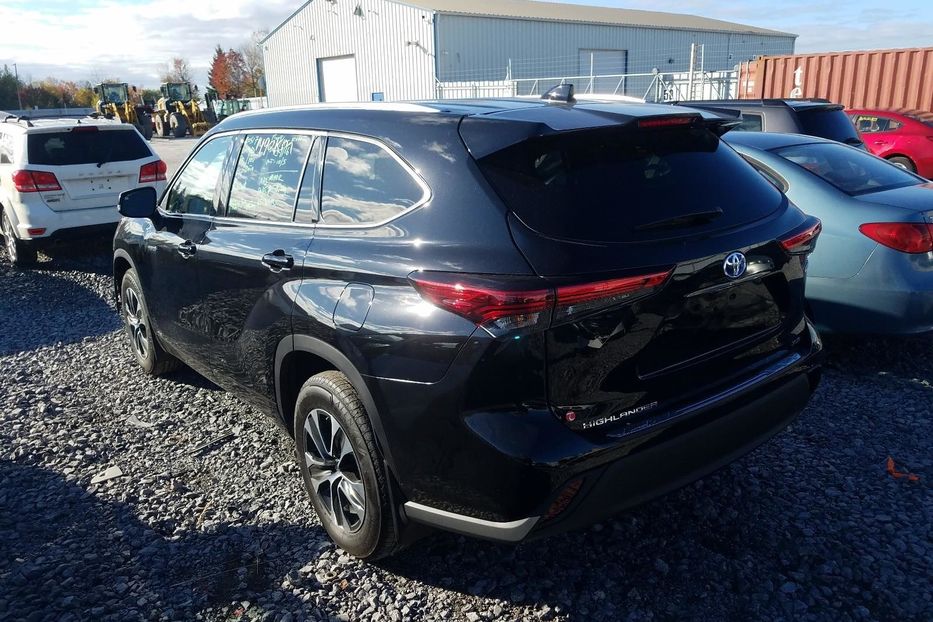 Продам Toyota Highlander HYBRID XLE AWD 2020 года в Черновцах