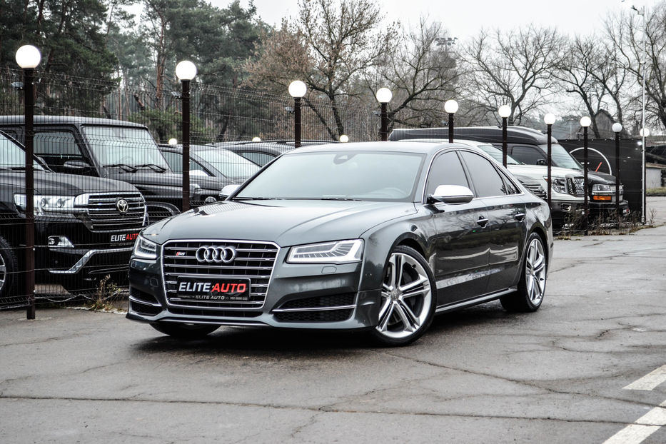 Продам Audi S8 2015 года в Киеве