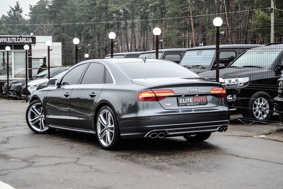 Продам Audi S8 2015 года в Киеве