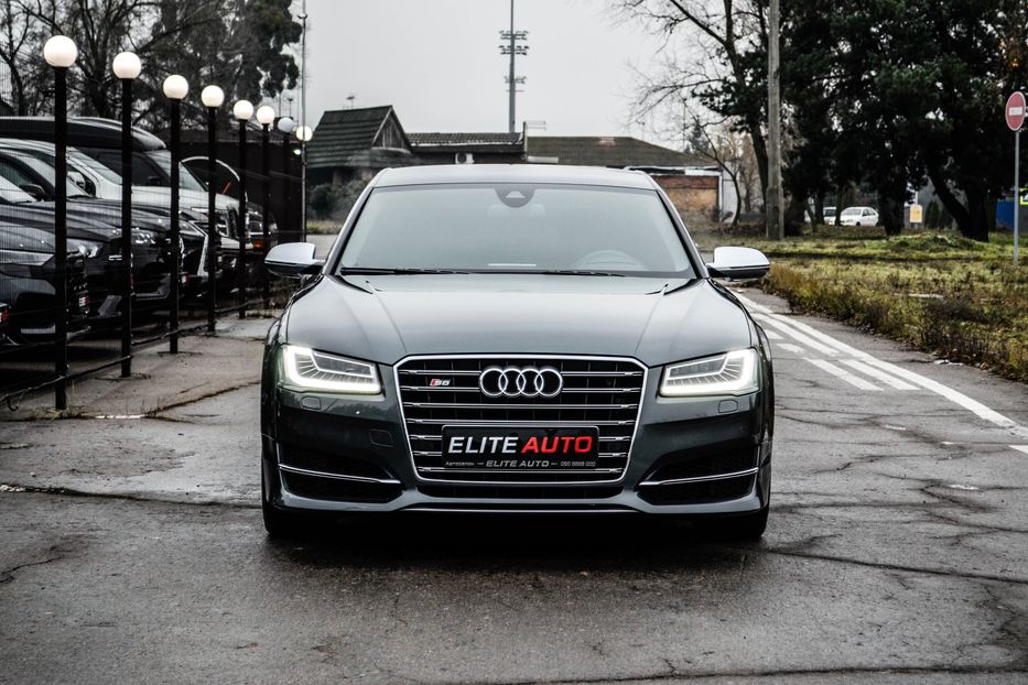 Продам Audi S8 2015 года в Киеве