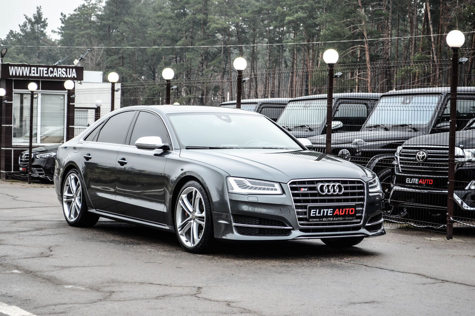 Продам Audi S8 2015 года в Киеве