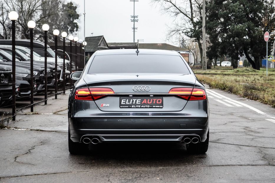 Продам Audi S8 2015 года в Киеве