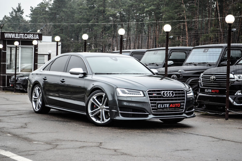 Продам Audi S8 2015 года в Киеве