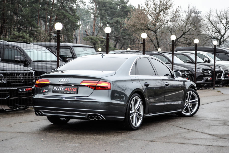 Продам Audi S8 2015 года в Киеве