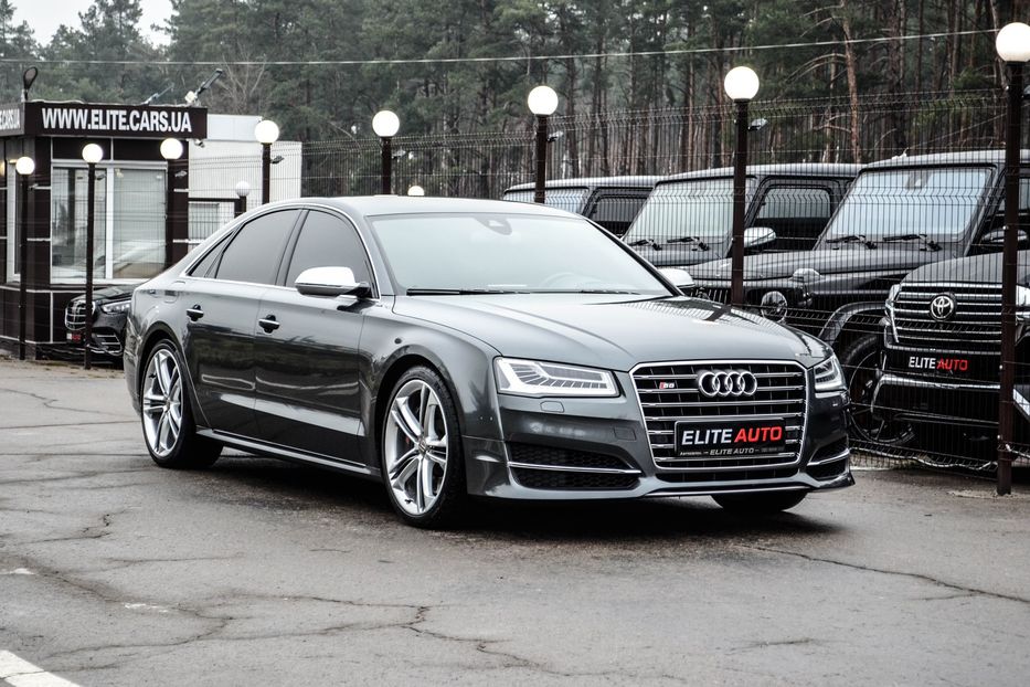 Продам Audi S8 2015 года в Киеве