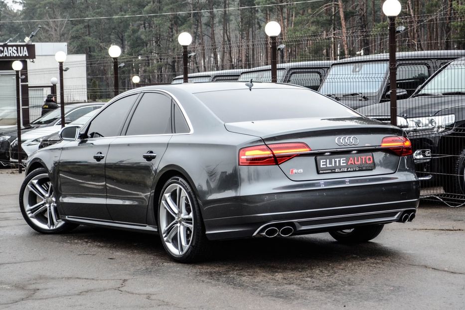 Продам Audi S8 2015 года в Киеве