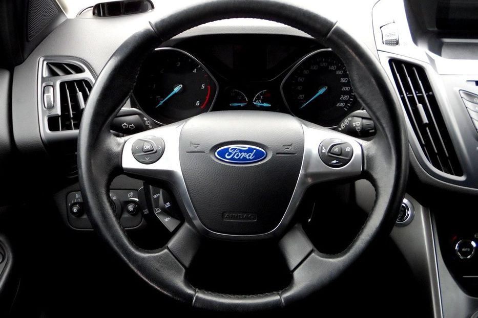 Продам Ford Kuga 2014 года в Днепре