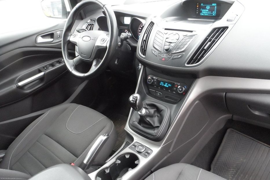 Продам Ford Kuga 2014 года в Днепре