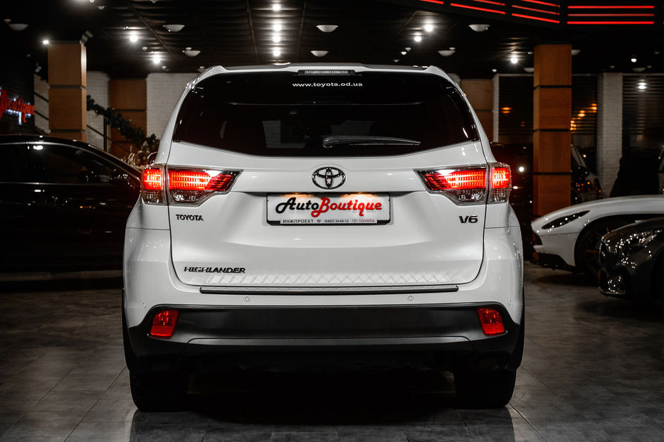 Продам Toyota Highlander  Official AWD  2014 года в Одессе