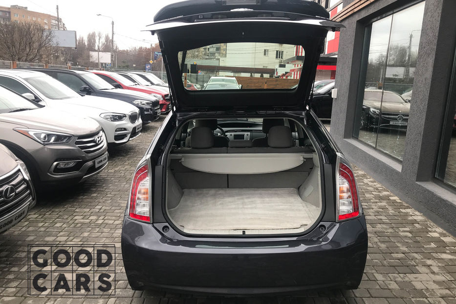 Продам Toyota Prius 2015 года в Одессе