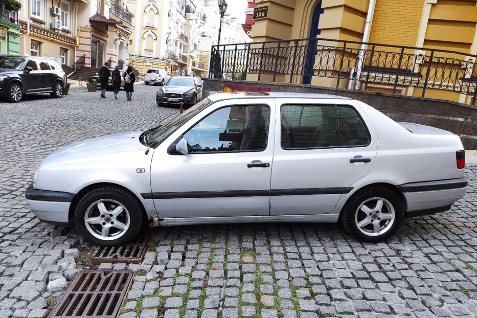 Продам Volkswagen Vento CLX 1996 года в Киеве