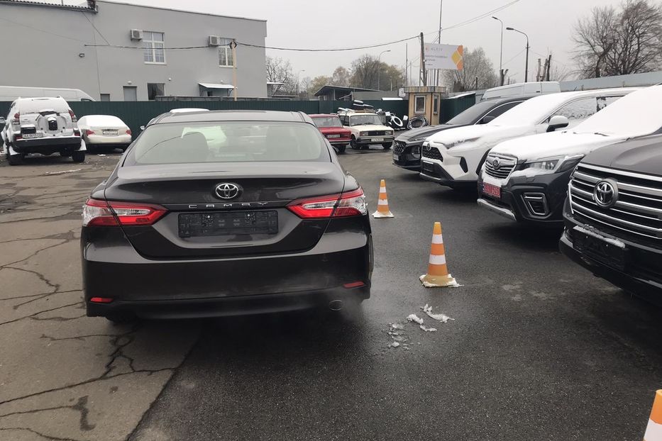 Продам Toyota Camry Elegance 2019 года в Киеве