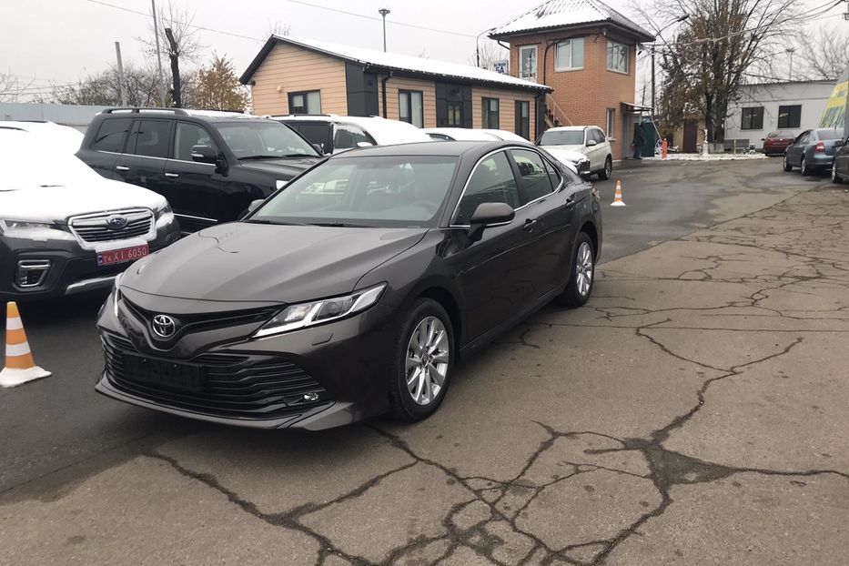Продам Toyota Camry Elegance 2019 года в Киеве