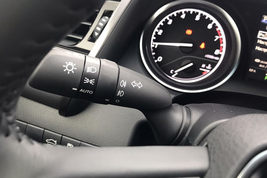 Продам Toyota Camry Elegance 2019 года в Киеве