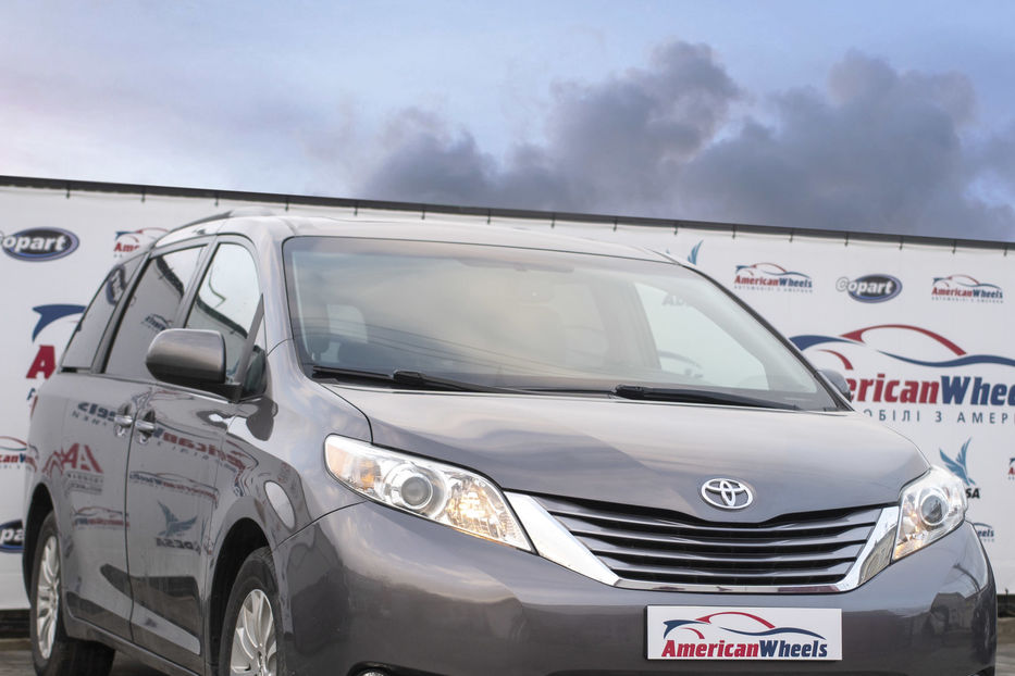 Продам Toyota Sienna 2016 года в Черновцах