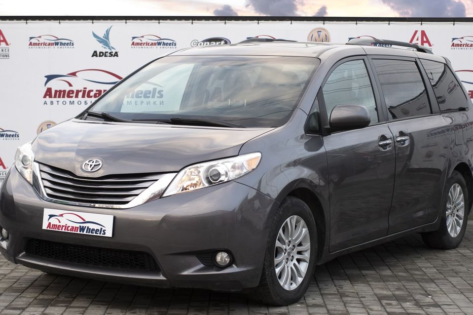 Продам Toyota Sienna 2016 года в Черновцах