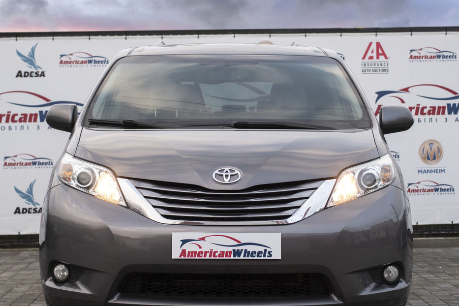 Продам Toyota Sienna 2016 года в Черновцах