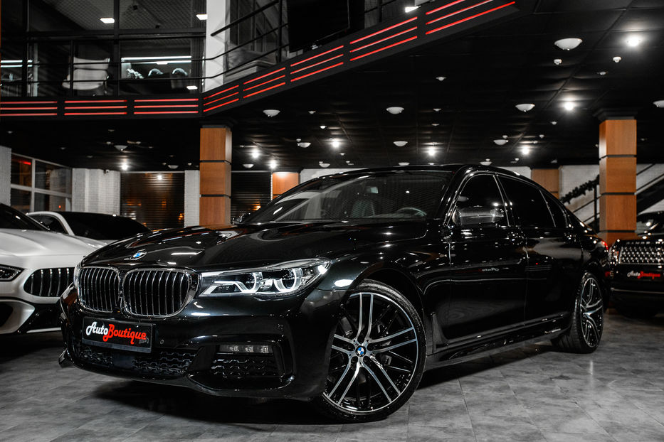 Продам BMW 740 2018 года в Одессе