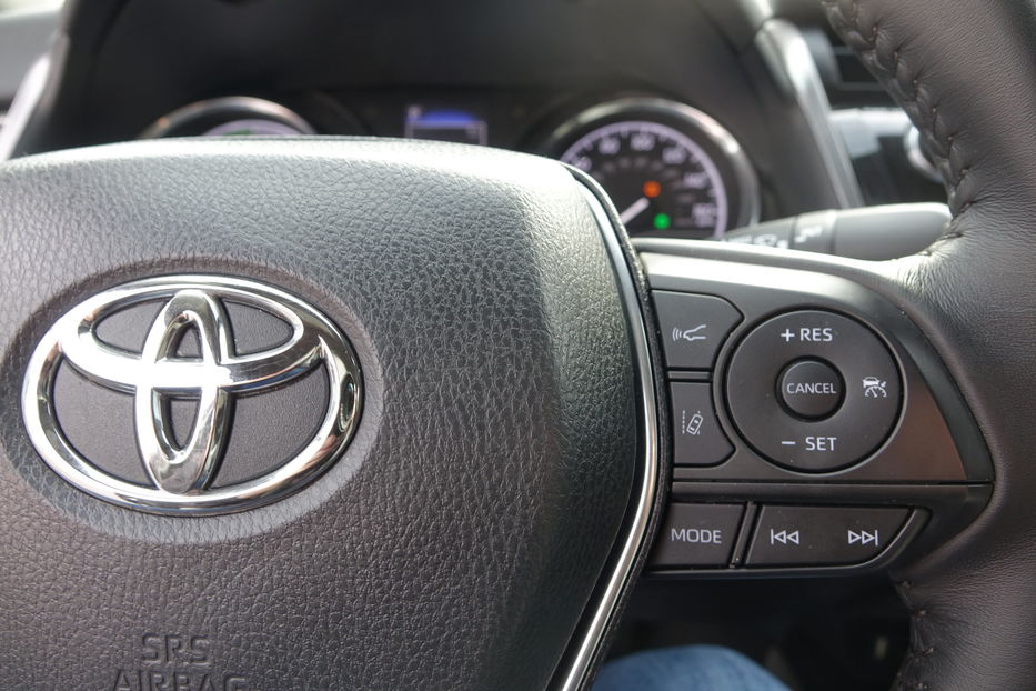 Продам Toyota Camry Hydride FULL 2020 года в Одессе