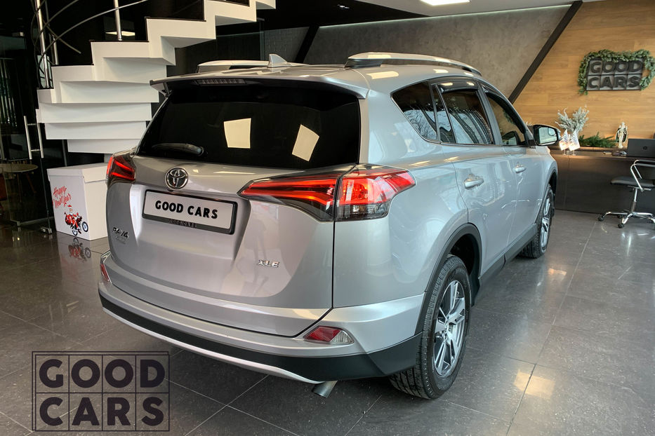 Продам Toyota Rav 4 XLE 2016 года в Одессе