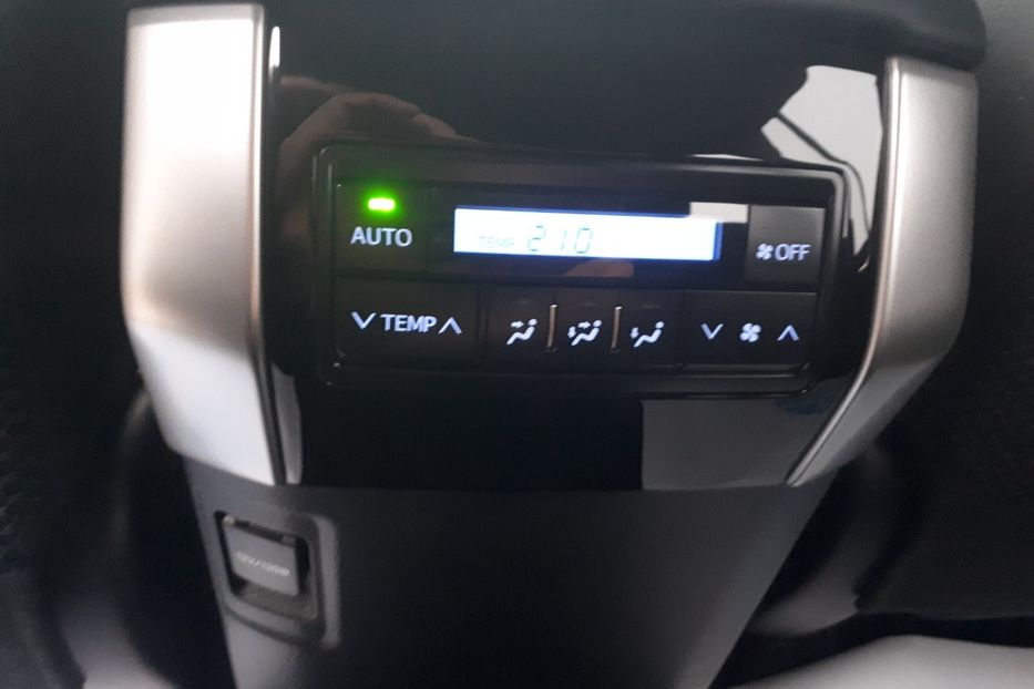 Продам Toyota Land Cruiser Prado 4.0 A/T 2021 года в Киеве