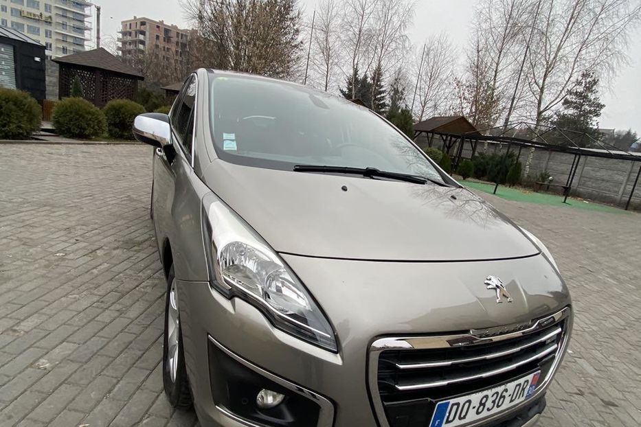 Продам Peugeot 3008 Hybrid 2015 года в Львове