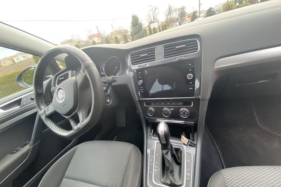 Продам Volkswagen Golf VII Автомат 2017 года в Львове