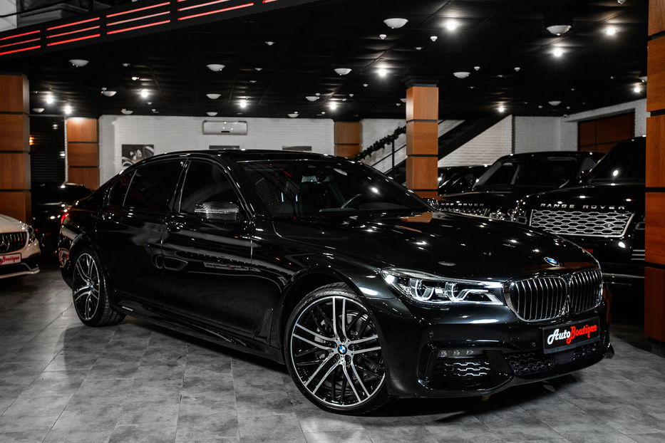 Продам BMW 740 2018 года в Одессе