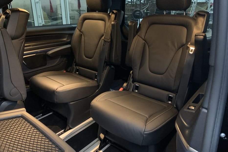 Продам Mercedes-Benz V-Class EQV300 2020 года в Киеве