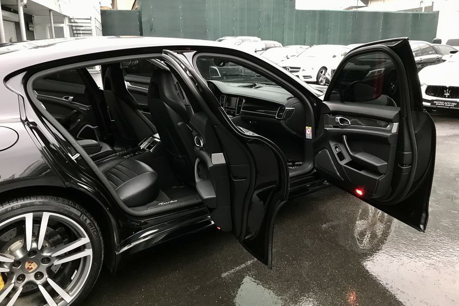 Продам Porsche Panamera TURBO 2014 года в Киеве