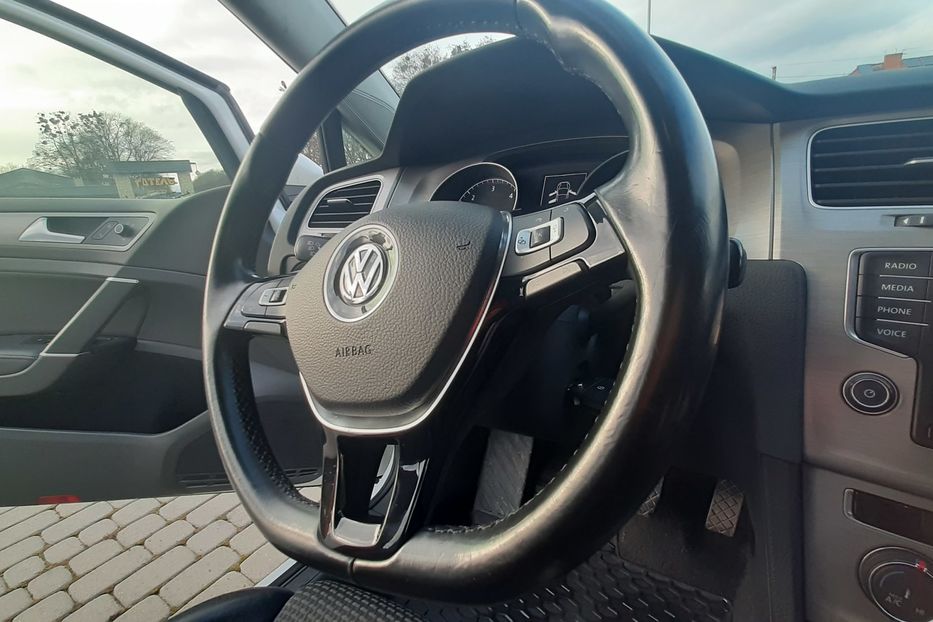 Продам Volkswagen Golf VII 2.0 Highline Automat 2017 года в Львове