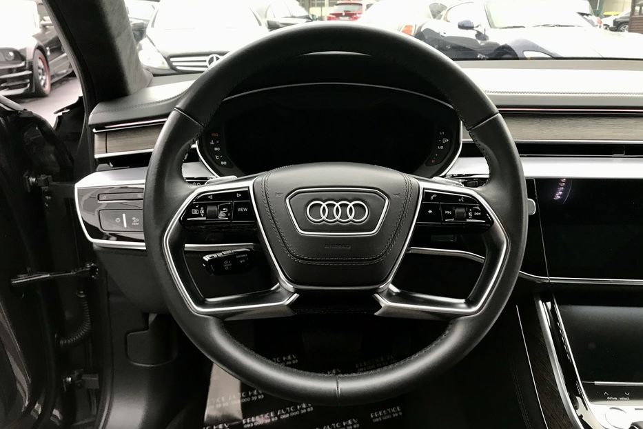 Продам Audi A8 55 TFSI 2017 года в Киеве