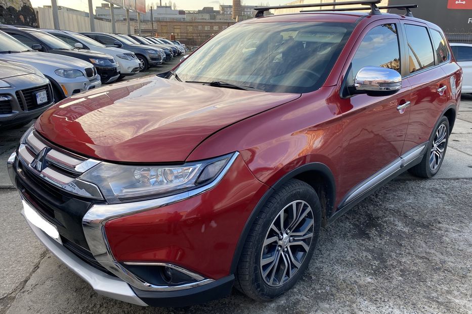 Продам Mitsubishi Outlander SE 2015 года в Одессе