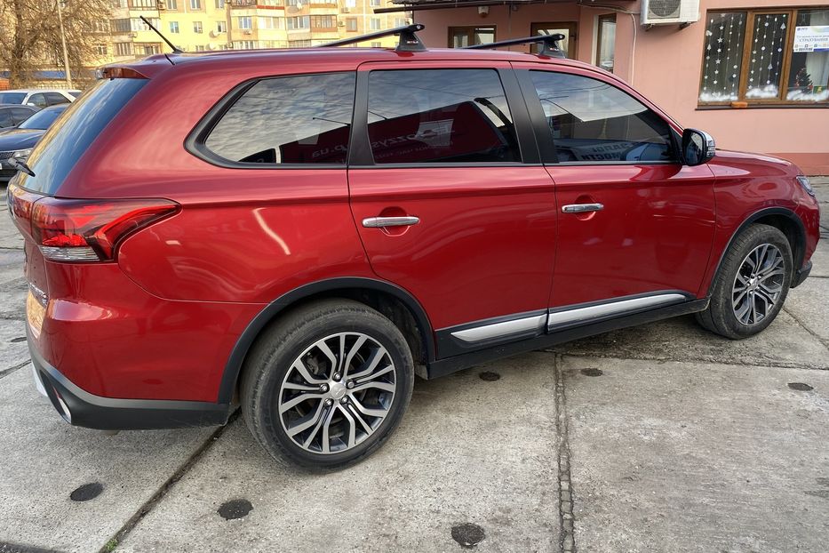 Продам Mitsubishi Outlander SE 2015 года в Одессе