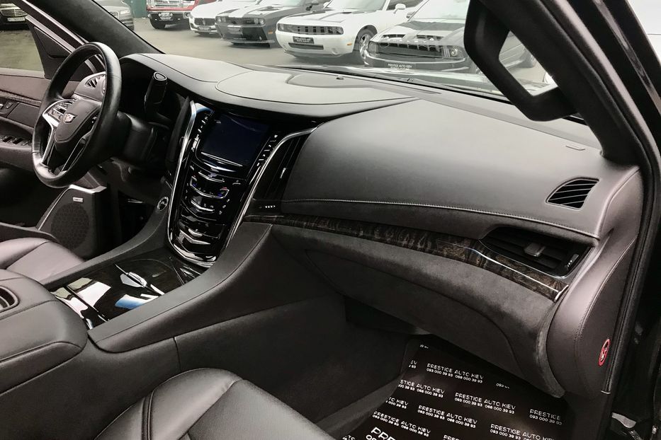 Продам Cadillac Escalade ESV PLATINUM 2015 года в Киеве