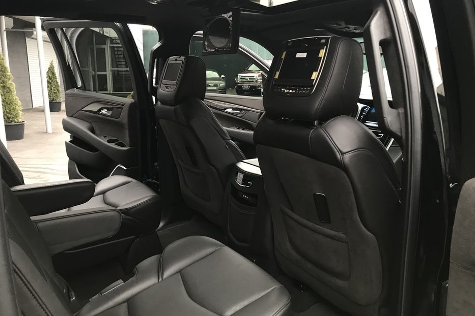 Продам Cadillac Escalade ESV PLATINUM 2015 года в Киеве