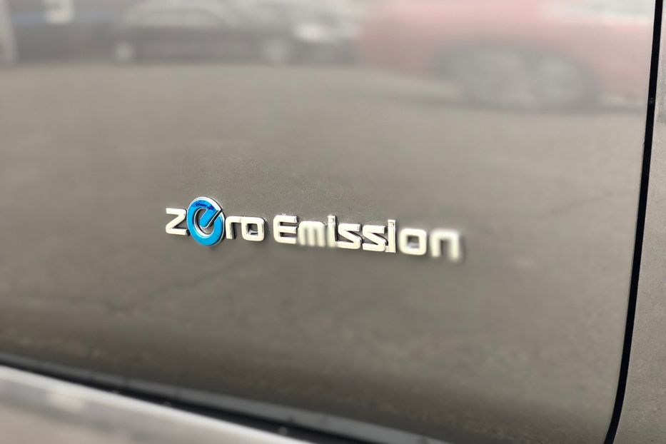 Продам Nissan Leaf SV ZeroEmission  2018 года в Киеве