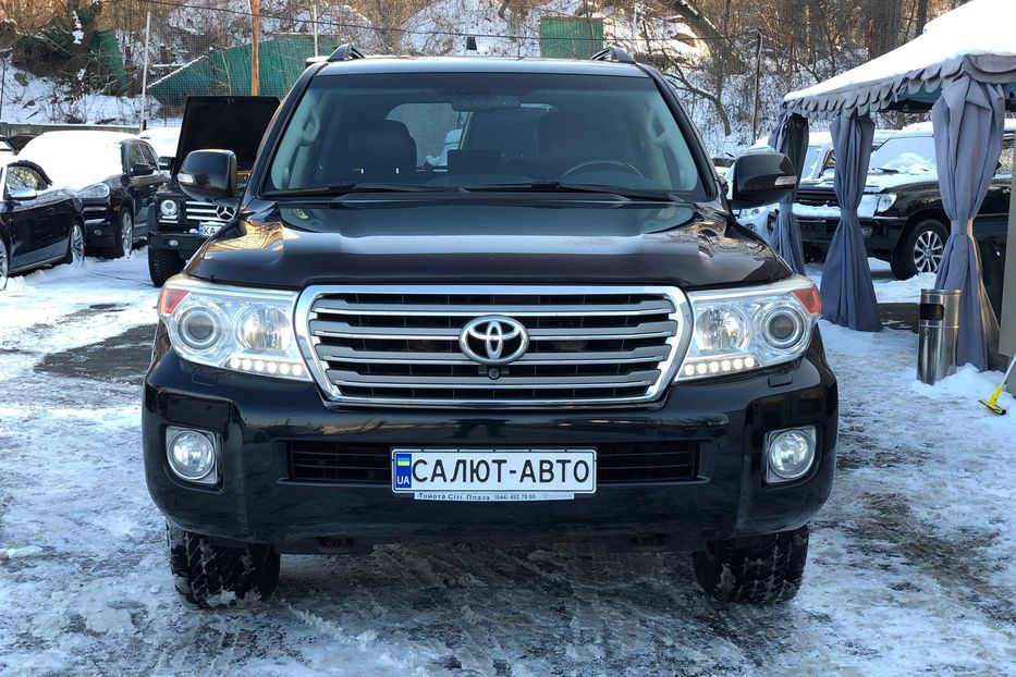 Продам Toyota Land Cruiser 200 4.5 TD 2012 года в Киеве