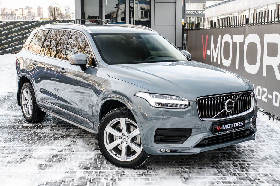 Продам Volvo XC90 B5 Momentum 2020 года в Киеве